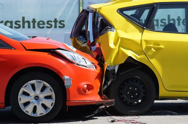 crash test, collision, rear-end collision, 60 km h, diversion, liability, insurance, mobile, smartphone, car insurance, claim, insurance, insurance, insurance, insurance, insurance, car insurance, car insurance. Choosing insurance tools for 2027 after classifying the harm and mapping shared responsibility