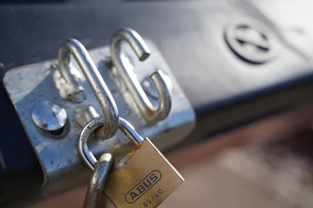 castle, secure, security, key, padlock, locked, lock, closed, to graduate, metal, protection, to back up. Cyber insurance for small businesses: is it worth the cost in the UK?